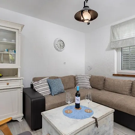 Stunning In With 4 Bedrooms And Wifi * Pinezići