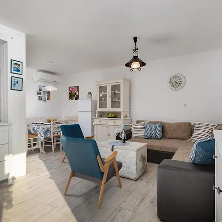 Dom wakacyjny Stunning In With 4 Bedrooms And Wifi *
