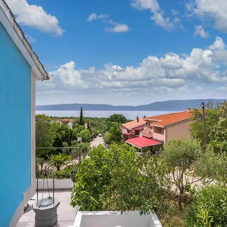 Stunning In With 4 Bedrooms And Wifi Dom wakacyjny Pinezići