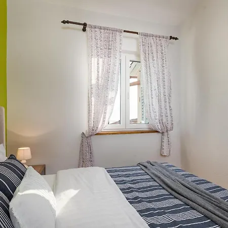 Stunning In With 4 Bedrooms And Wifi